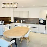 Charming 2 Bedrooms Flat In Center W Free Parking &terrace Lucembursko