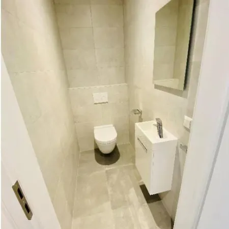 Charming 2 Bedrooms Flat In Center W Free Parking &terrace Apartment