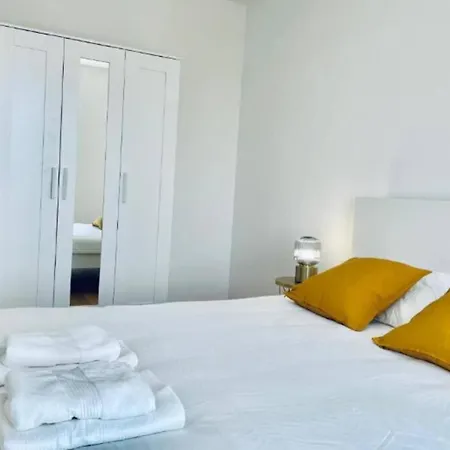 Apartmán Charming 2 Bedrooms Flat In Center W Free Parking &terrace *