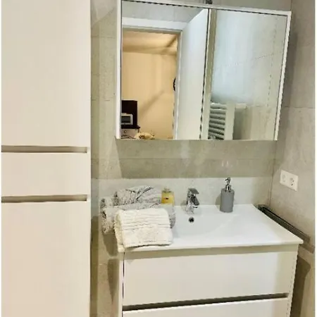 Charming 2 Bedrooms Flat In Center W Free Parking &terrace